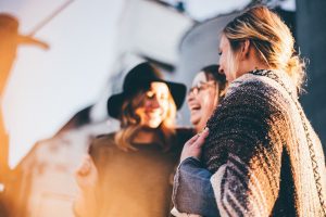 Dicas e destinos fascinantes para viajar com as amigas