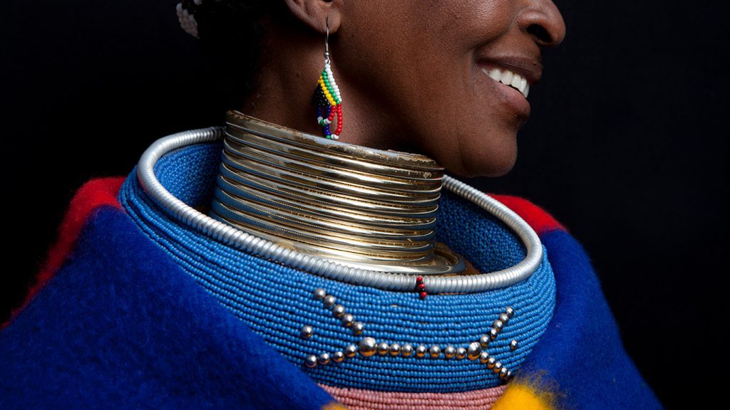 Viaje pelo mundo e conheça povos com tradições ancestrais