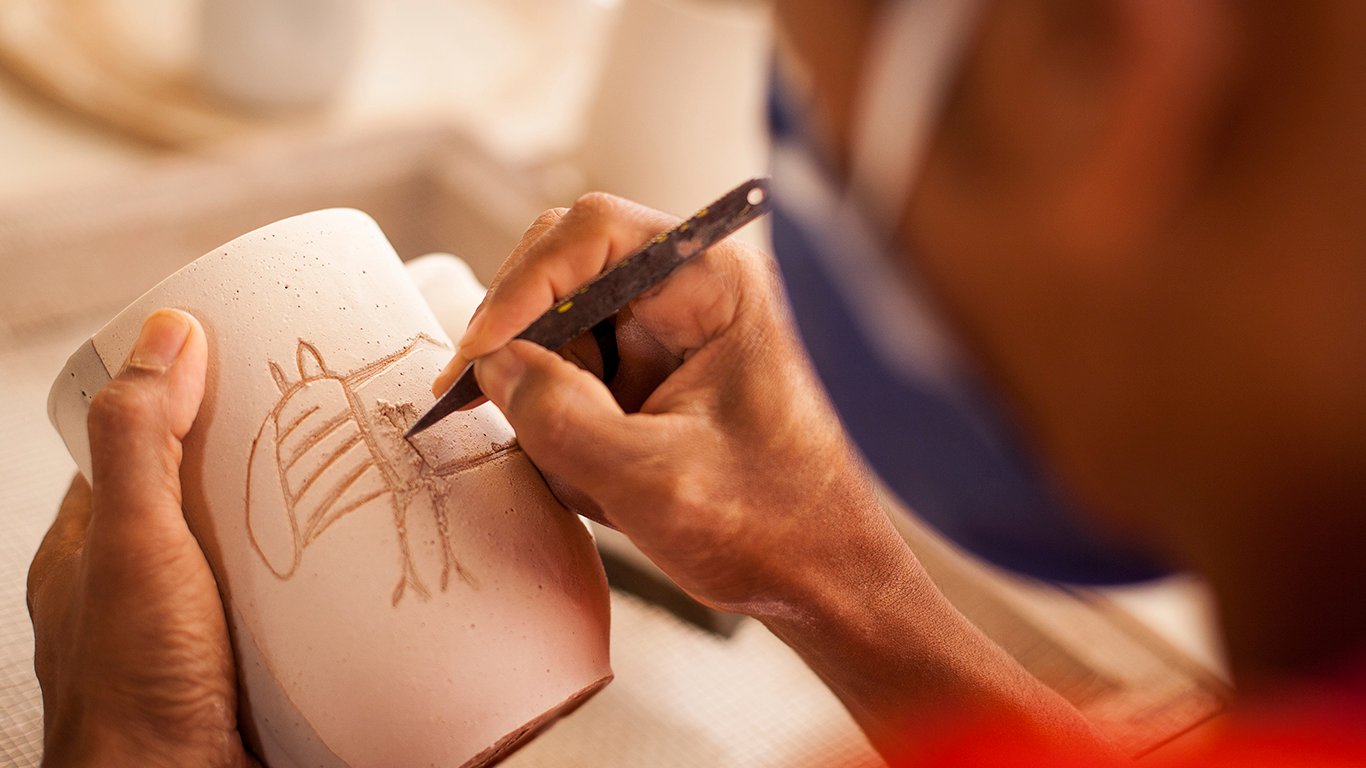 Descubra 5 lembrancinhas úteis – e muito charmosas – para comprar em viagens